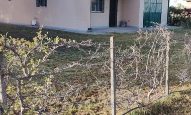 Casa en venta - 2 Dormitorios 1 Baño - Cochera - 1.250Mts2 - Bahía San Blas