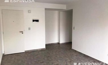 Departamento en Alquiler, dos ambientes en Morón.  Con balcón terraza