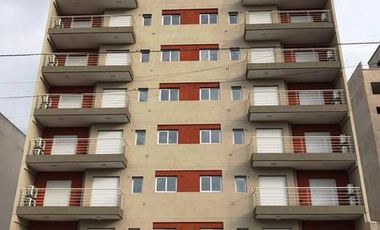 Departamento en Alquiler, dos ambientes en Morón.  Con balcón terraza