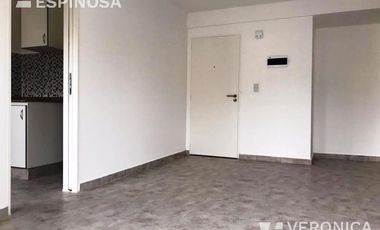 Departamento en Alquiler, dos ambientes en Morón.  Con balcón terraza