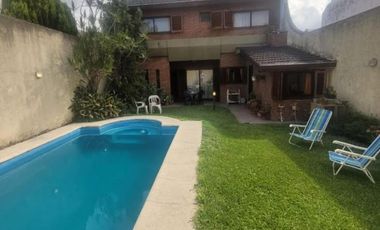 Casa en venta - 3 Dormitorios 3 Baños - La Matanza