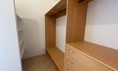 Casa en venta - 5 Dormitorios 4 Baños - Pilar