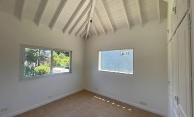 Casa en venta - 5 Dormitorios 4 Baños - Pilar