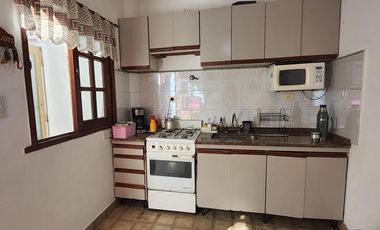 PH en venta - 2 Dormitorios 1 Baño - Bernal