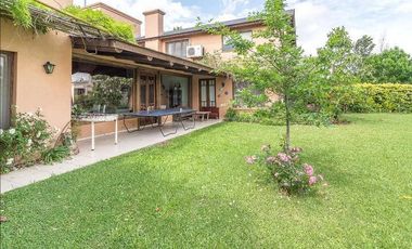 Alquiler temporal -Febrero-Casa en barrio cerrado Village, Bella Vista