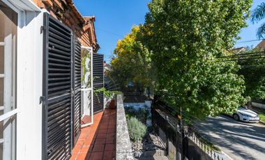 Casa 5 ambientes con terraza, parque y piscina en venta - Beccar