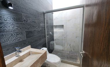 Casa en Venta en Lomas de la Rioja | Jardín y Alberca