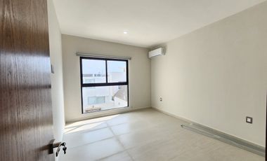 Casa en Venta en Lomas de la Rioja | Jardín y Alberca