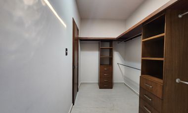 Casa en Venta en Lomas de la Rioja | Jardín y Alberca