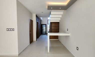 Casa en Venta en Lomas de la Rioja | Jardín y Alberca