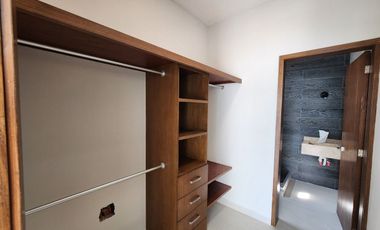 Casa en Venta en Lomas de la Rioja | Jardín y Alberca