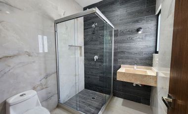 Casa en Venta en Lomas de la Rioja | Jardín y Alberca