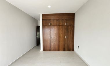 Casa en Venta en Lomas de la Rioja | Jardín y Alberca