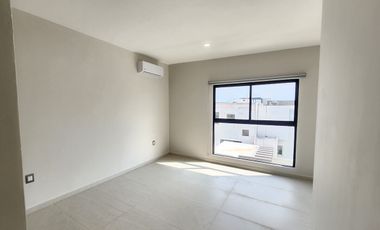 Casa en Venta en Lomas de la Rioja | Jardín y Alberca