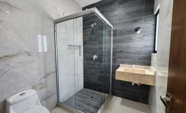 Casa en Venta en Lomas de la Rioja | Jardín y Alberca