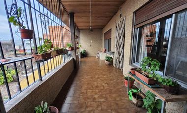 Casa en venta - 3 Dormitorios 2 Baños - 280mts2 - Avellaneda