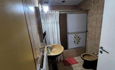 Casa en venta - 3 Dormitorios 2 Baños - 280mts2 - Avellaneda