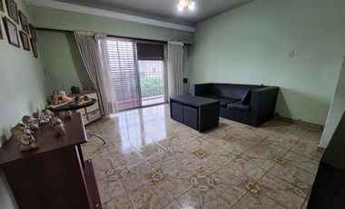 Casa en venta - 3 Dormitorios 2 Baños - 280mts2 - Avellaneda