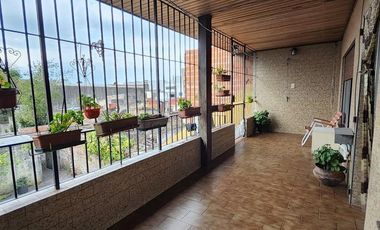 Casa en venta - 3 Dormitorios 2 Baños - 280mts2 - Avellaneda