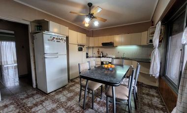 Casa en venta - 3 Dormitorios 2 Baños - 280mts2 - Avellaneda