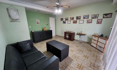 Casa en venta - 3 Dormitorios 2 Baños - 280mts2 - Avellaneda