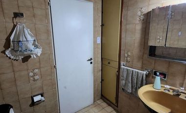 Casa en venta - 3 Dormitorios 2 Baños - 280mts2 - Avellaneda