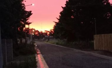 Casa en venta - 3 Dormitorios 2 Baños - Cochera - 300Mts2 - Matheu