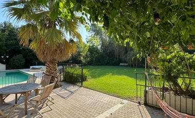 Casa en venta - 4 Dormitorios 3 Baños - Cochera - 800Mts2 - Pilar