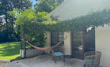 Casa en venta - 4 Dormitorios 3 Baños - Cochera - 800Mts2 - Pilar