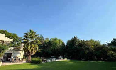 Casa en venta - 4 Dormitorios 3 Baños - Cochera - 800Mts2 - Pilar