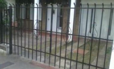 Casa en venta - 4 Dormitorios 2 Baños - Cocheras - 250Mts2 - Rosario