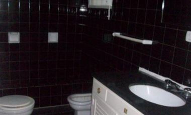 Casa en venta - 4 Dormitorios 2 Baños - Cocheras - 250Mts2 - Rosario