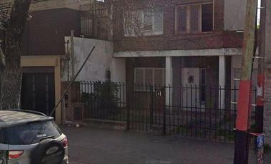 Casa en venta - 4 Dormitorios 2 Baños - Cocheras - 250Mts2 - Rosario