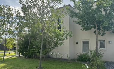 Casa en Alquiler Anual en San Rafael, Villanueva