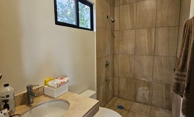 Casa con PANELES SOLARES y habitación en planta baja