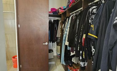 Casa con PANELES SOLARES y habitación en planta baja