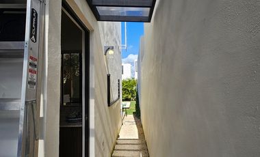 Casa con PANELES SOLARES y habitación en planta baja