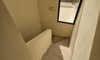 Casa con PANELES SOLARES y habitación en planta baja