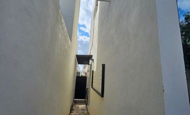 Casa con PANELES SOLARES y habitación en planta baja