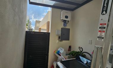 Casa con PANELES SOLARES y habitación en planta baja