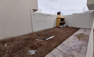 Alquiler de Casa de 3 Dorm. B° La Alameda - Cipolletti