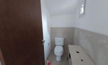 Alquiler de Casa de 3 Dorm. B° La Alameda - Cipolletti