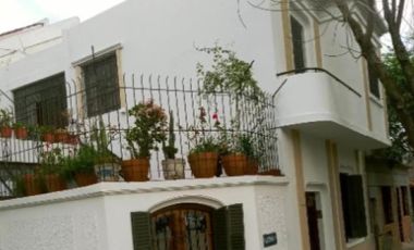 Casa en venta - 5 Dormitorios 2 Baños - Avellaneda