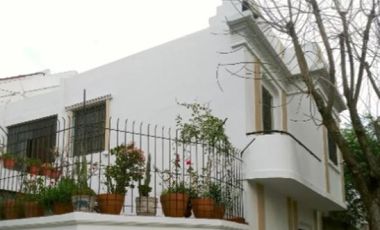 Casa en venta - 5 Dormitorios 2 Baños - Avellaneda