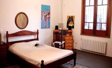 Casa en venta - 5 Dormitorios 2 Baños - Avellaneda