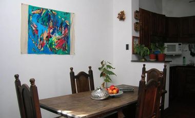 Casa en venta - 5 Dormitorios 2 Baños - Avellaneda
