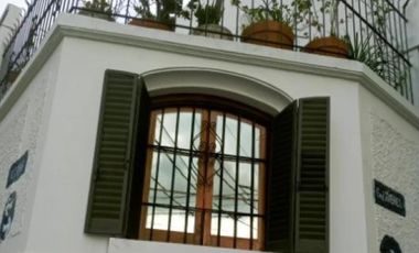 Casa en venta - 5 Dormitorios 2 Baños - Avellaneda