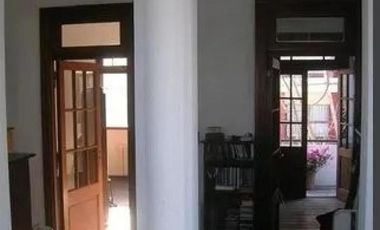Casa en venta - 5 Dormitorios 2 Baños - Avellaneda