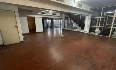 Oficina/ Local - Dos pisos completos en Alquiler!