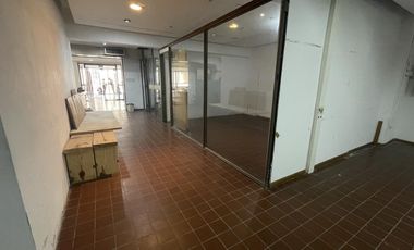 Oficina/ Local - Dos pisos completos en Alquiler!